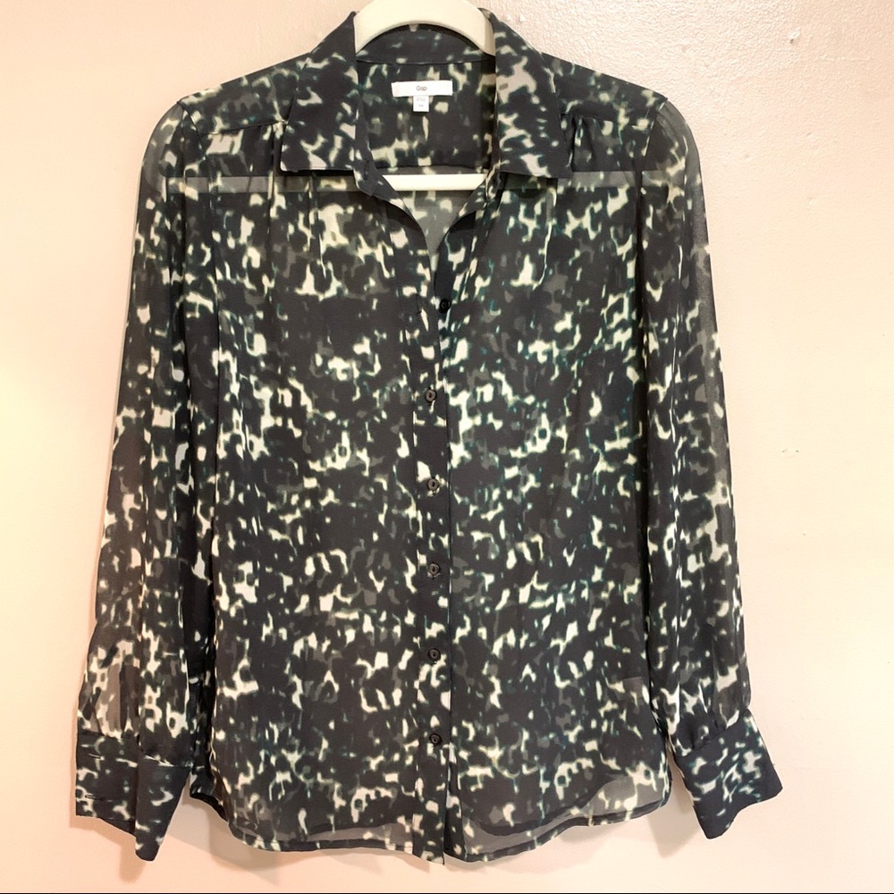 Gap Button up blouse
